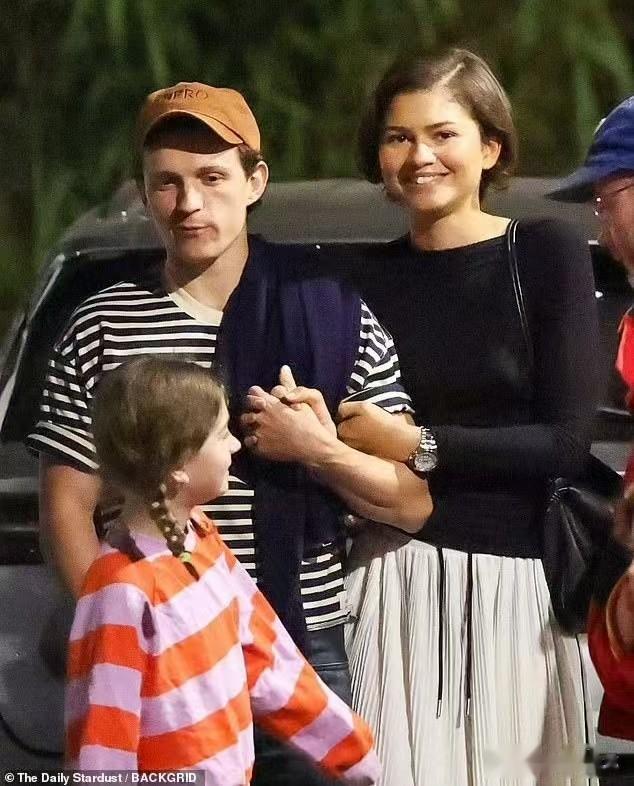 治愈系女明星前有新垣结衣石原里美，现有红毯一姐赞达亚