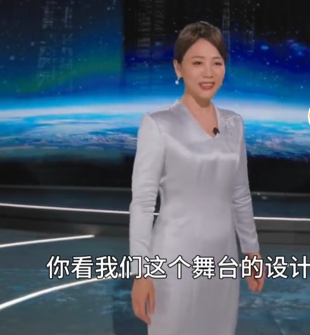 央视主持人劳春燕分享在航天发射场图片