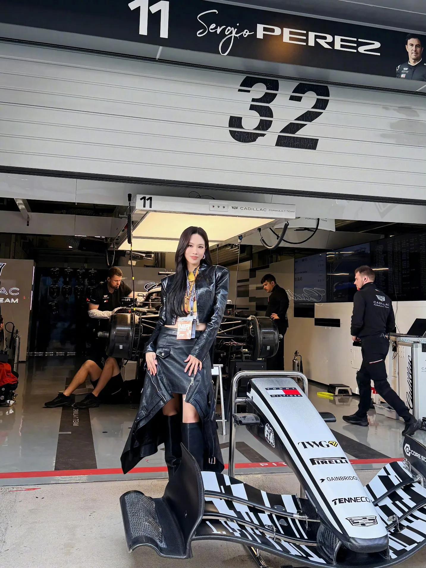 歌手、演员王菲菲性感小蛮腰