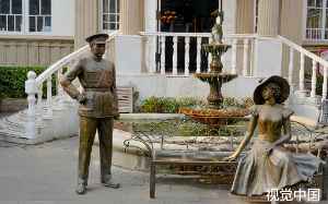 张学良不送蒋介石回去，或者杀了蒋介石自立为王，那他的结果会不会更好呢？