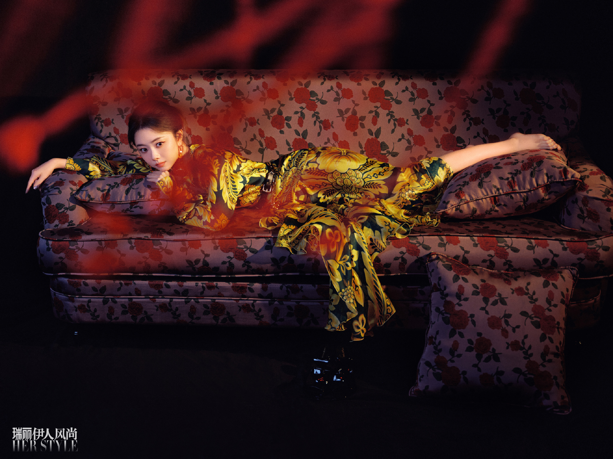 谭松韵：“妹感姐”的完美诠释，甜软与气场并存！