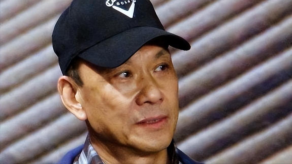 王学圻近况曝光，才明白为何对簿公堂，也要和结婚40年的发妻离婚
