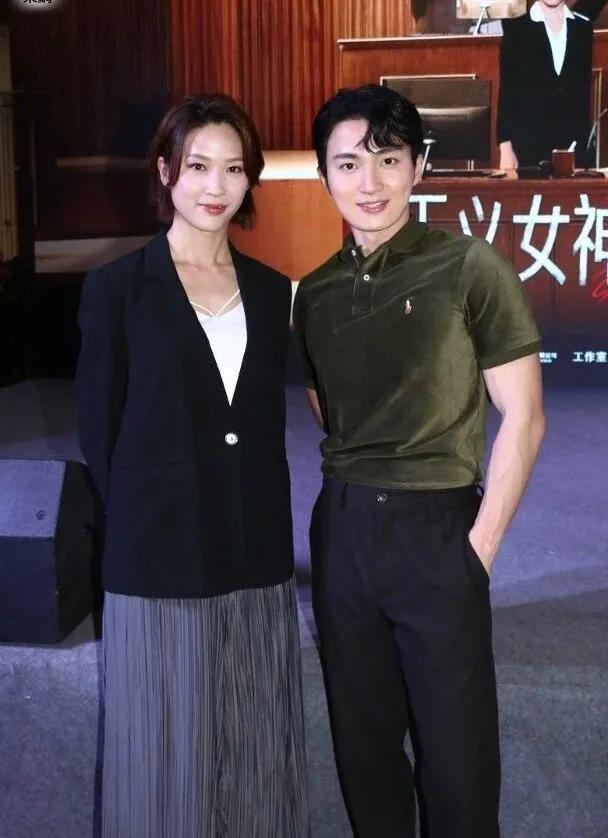 TVB小生告别搞笑形象成功转型!新剧演冷面法官获同剧女星赞演技