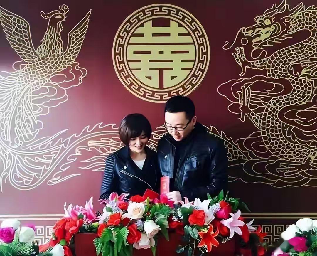 她比董卿美比周涛有才华,不顾父母反对嫁导演陆川,如今幸福了吗