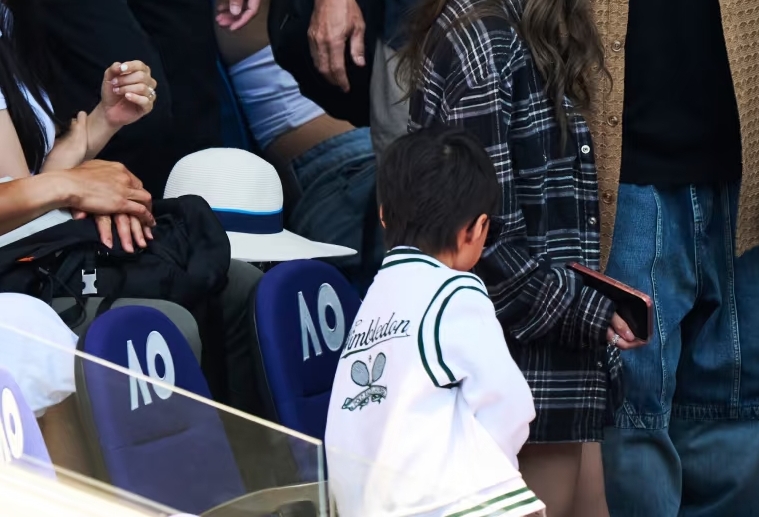 周杰伦儿子高清照曝光！8岁专挑爸妈优点长，眉眼带昆凌的混血感