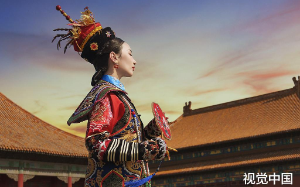 屠宫那日，我白月光人设崩了