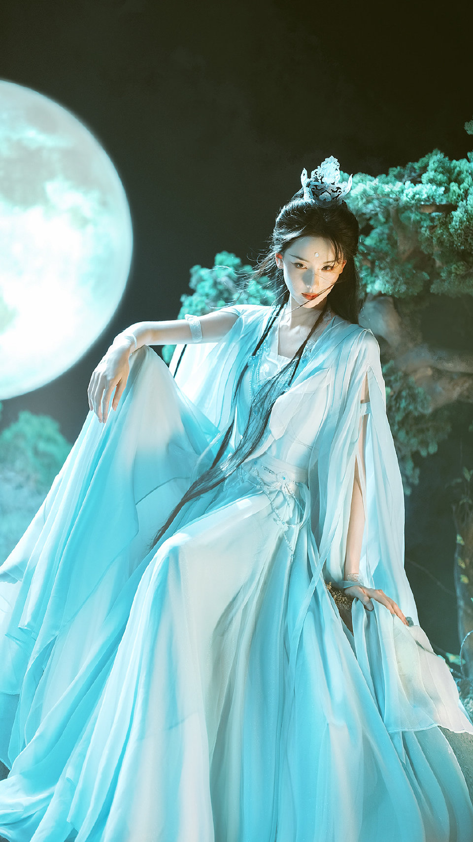百晓松拍的陈都灵 这组是真神圣