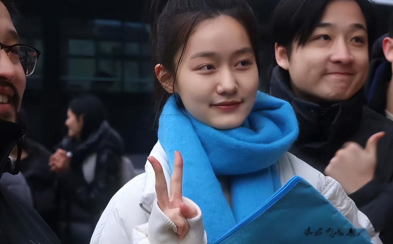 艺考现场童星扎堆！“小温宜”带3助理排场大，生图却被艾米秒杀