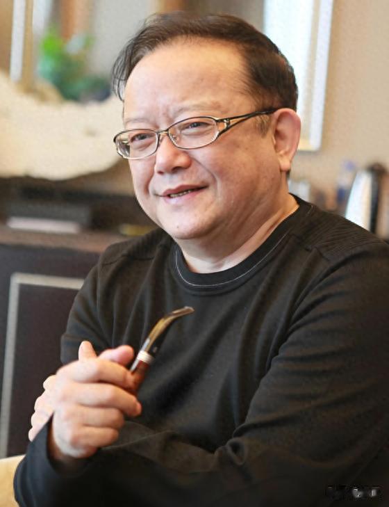 被传卖掉上亿豪宅、移民美国的王刚，如今生活状况却出人意料