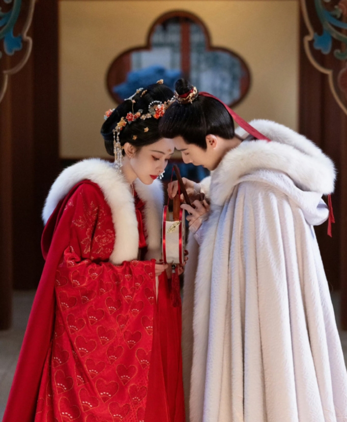 孟子义李昀锐情人节九宫格甜度拉满 网友盼动态视频