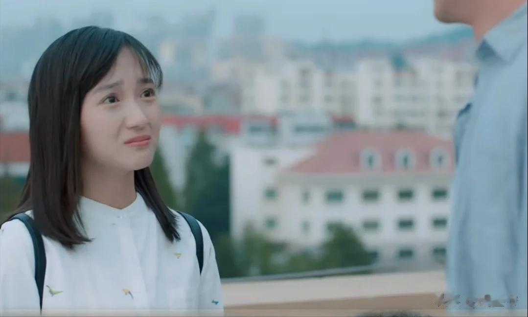 31岁女星上山捡垃圾！卫生巾臭袜子都不嫌弃，出道10年仍北京租房