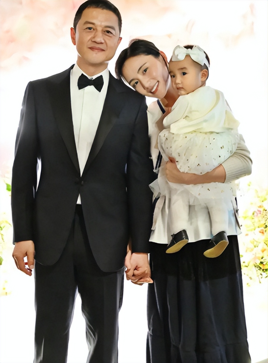 李亚鹏回应再婚仨月后，直面复婚传闻的海哈金喜，竟给他留足体面