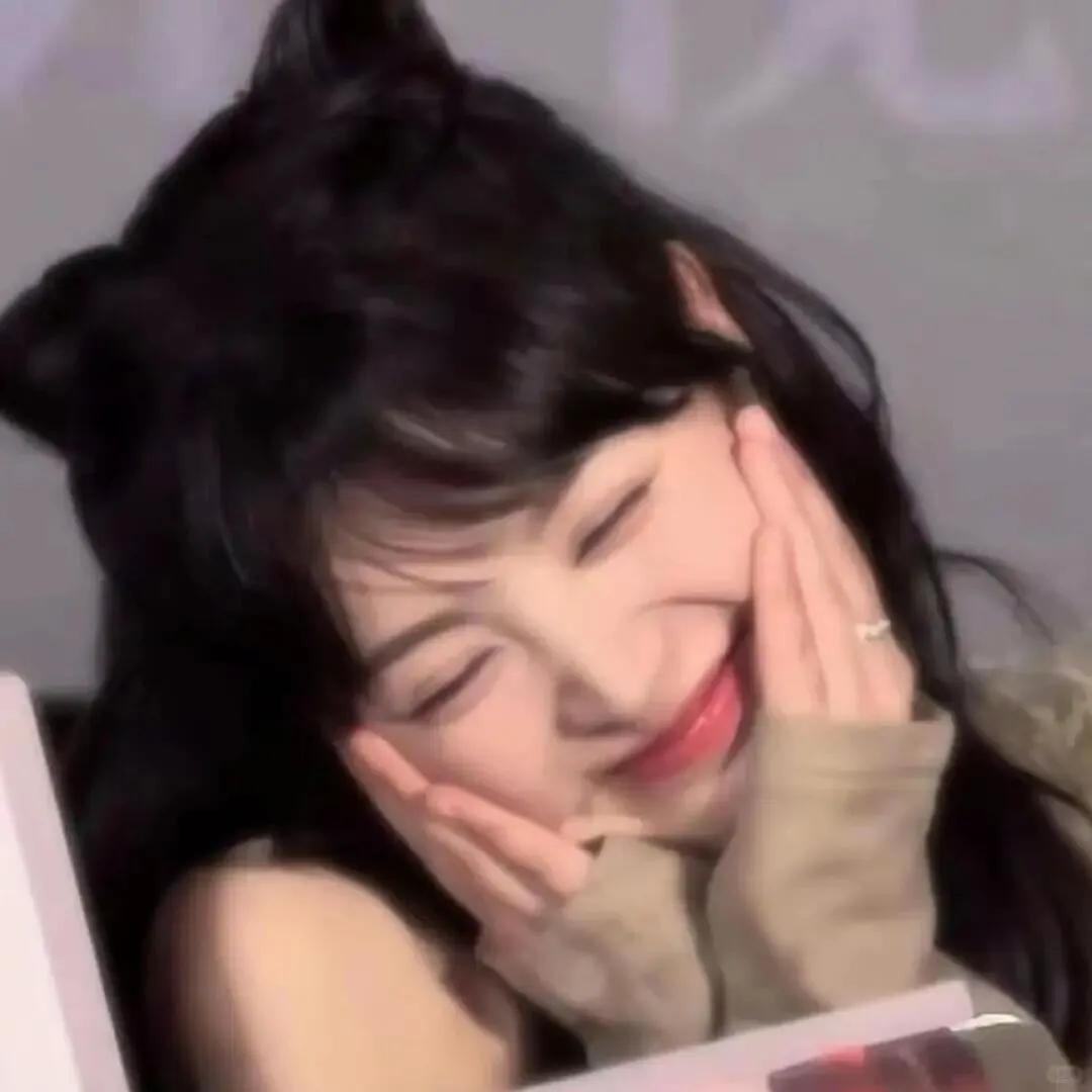 田曦薇｜元气超满微信头像