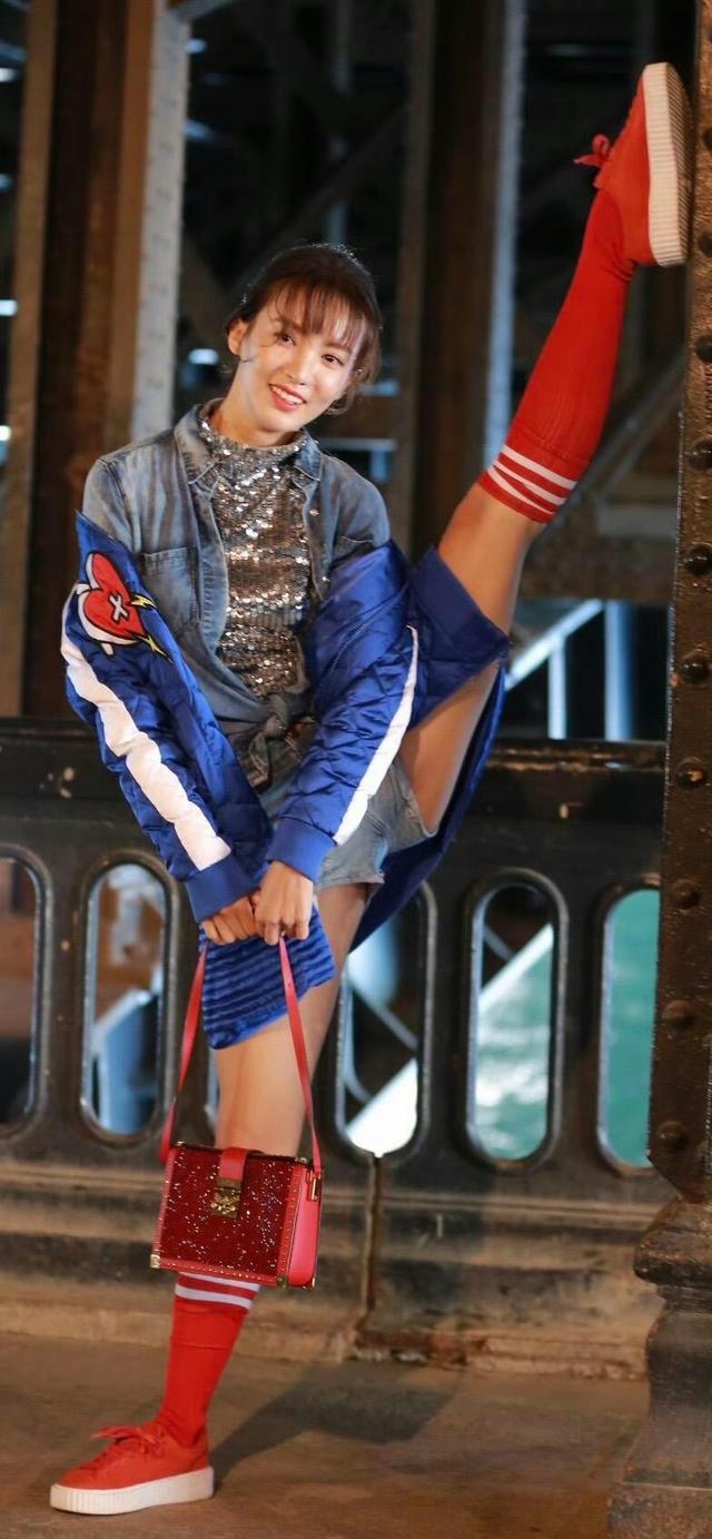 金晨一字马,大长腿太棒了