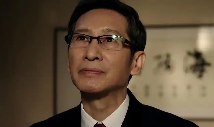 人在家中坐，祸从天上来！58岁演员王劲松，终是步入了靳东的后尘