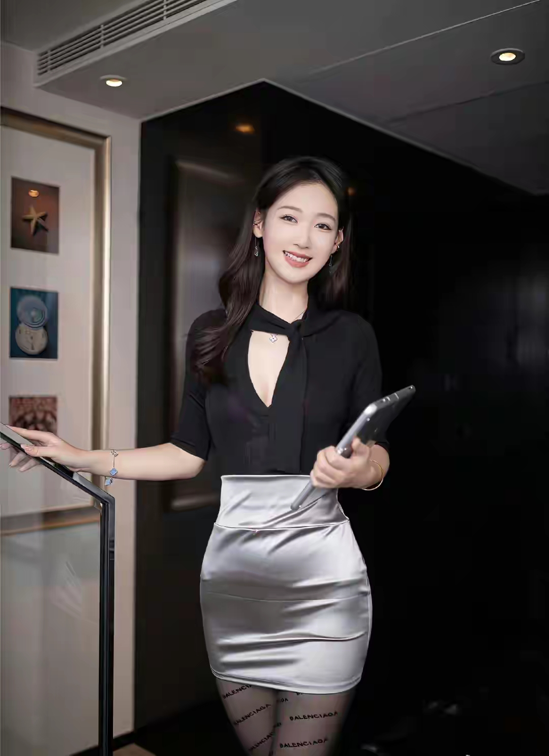 唐安琪：难怪人气高，确实是越看越有味道