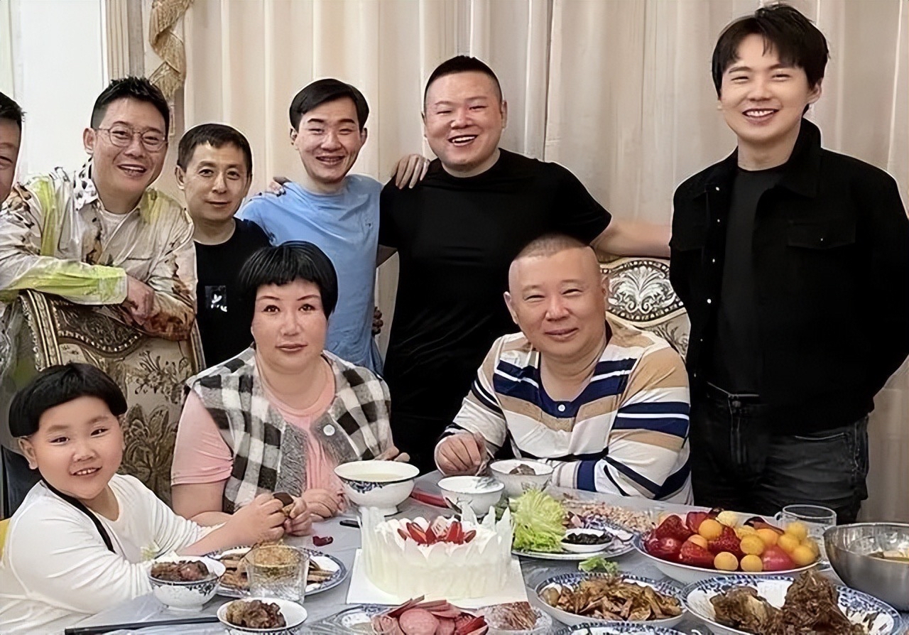 郭德纲发文，德云社再变动，释放3个强烈信号，岳云鹏地位又变了