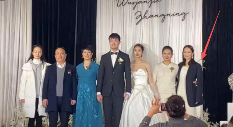 2岁女儿才露面，王鸥再被曝大瓜，还是牵扯隐婚生子风波中的男人