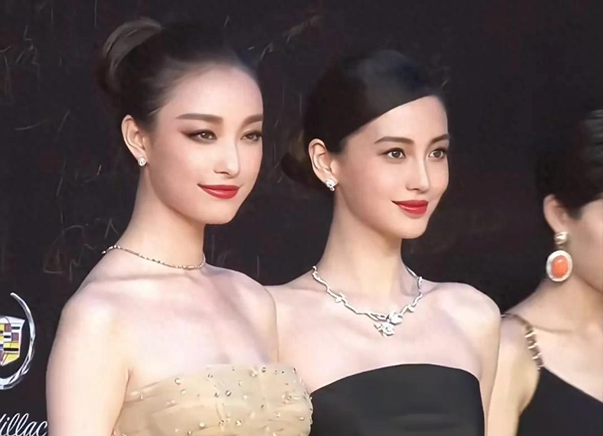 当年倪妮与杨颖红毯争艳，倪妮眼神有魅力，五官很有辨识度！