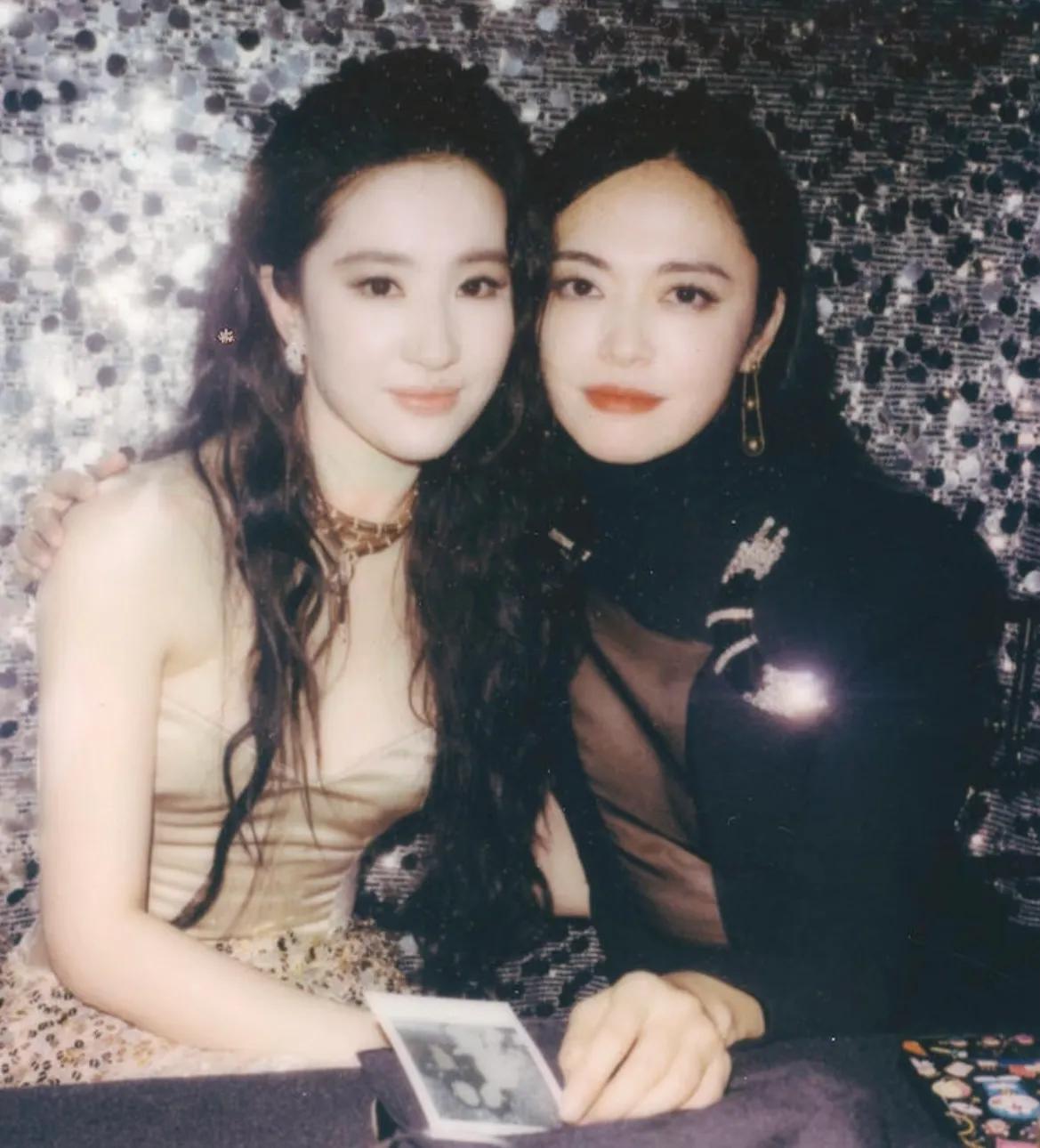 姚晨20岁学生照曝光，网友坐不住了：终于理解凌潇肃为啥一见钟情