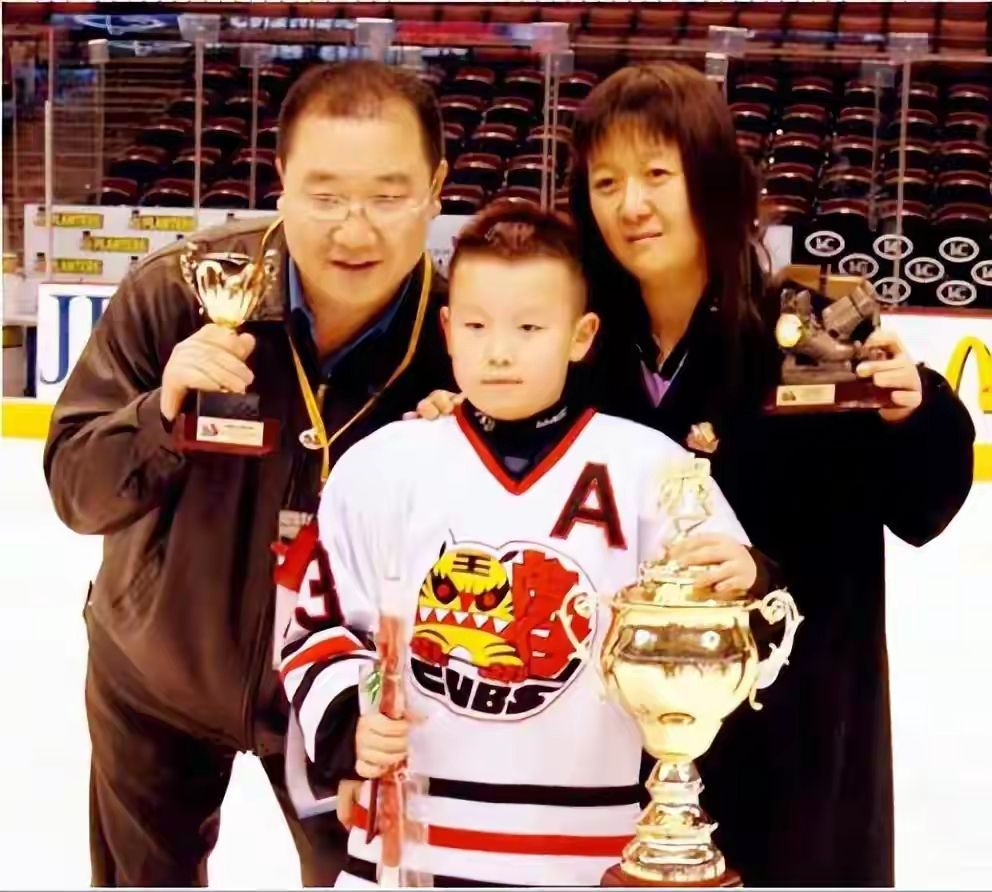 谌容去世才两年,再看嫁给英达28年的梁欢,还真应了冯小刚那句话