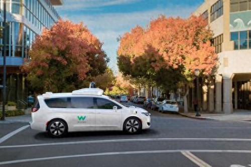 在無人駕駛出租車競賽中 Uber前CEO認為Waymo領先特斯拉