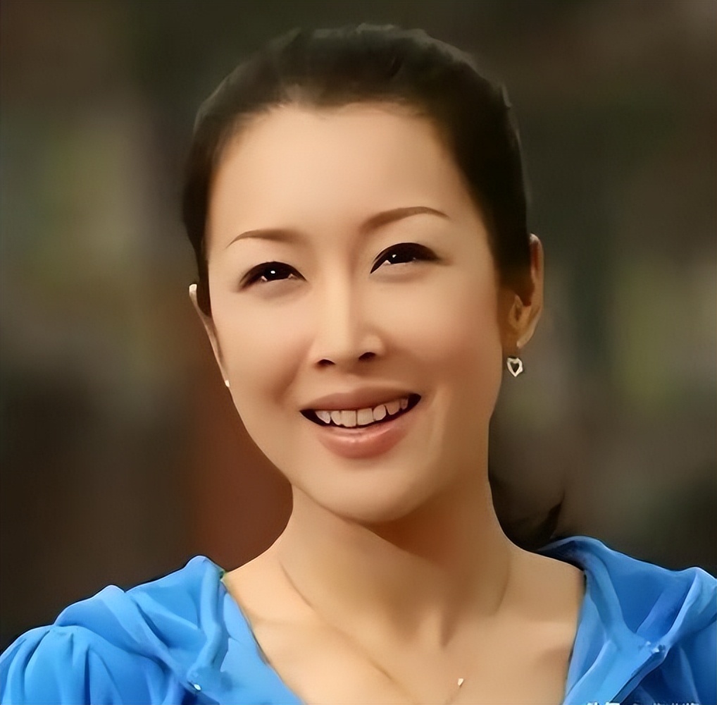 丈夫是富豪，儿子是冠军，定居上海被传“克夫”的她已是人生赢家