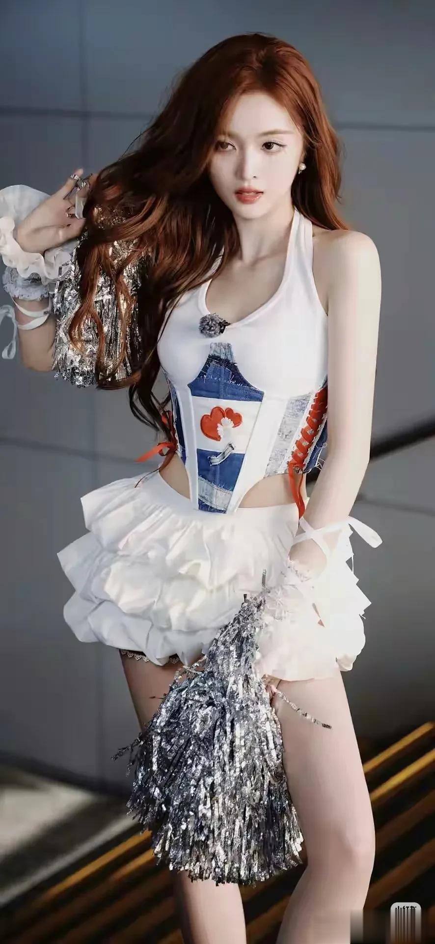 吴宣仪这坐姿好显腿长,又细又白