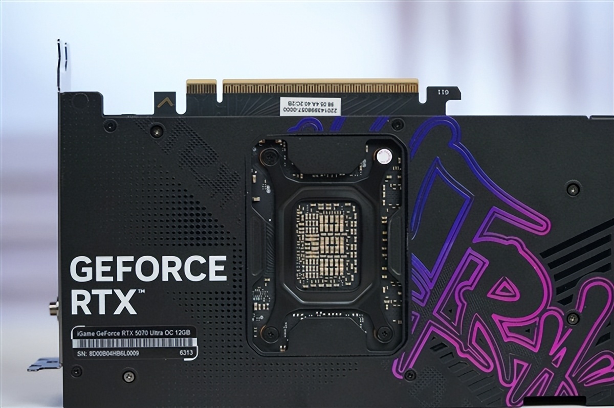 嘻哈涂鴉太吸睛！七彩虹RTX 5070 Ultra OC 12GB圖賞