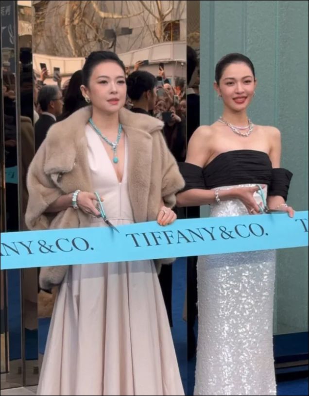 章子怡生图发福！传为新戏增肥20斤，用阴影粉救场，骨相优势没了