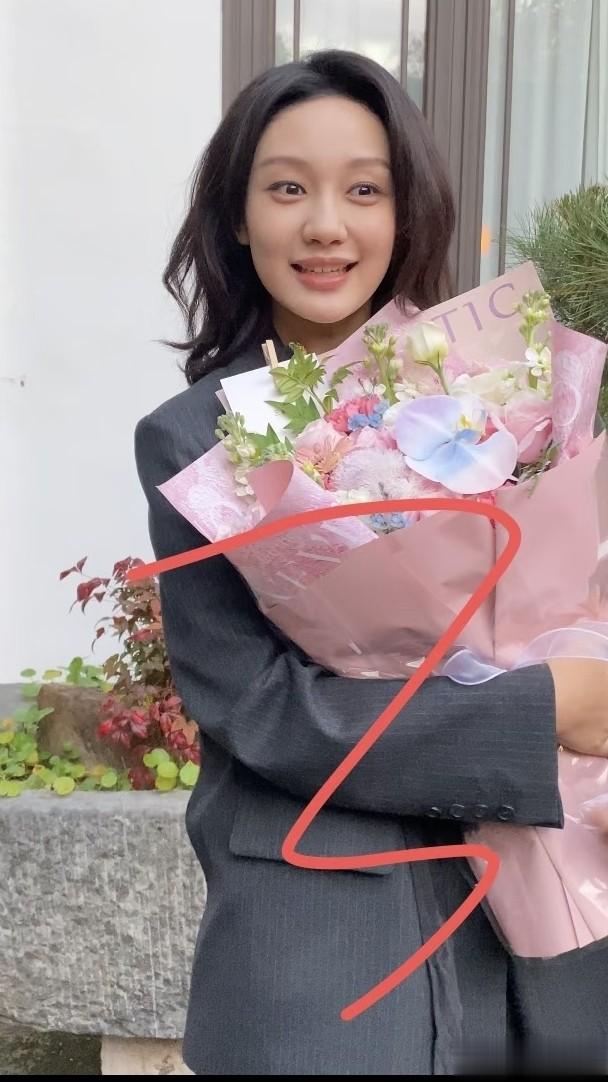 短剧演员失去滤镜有多丑？岳雨婷脸肿、韩雨彤老气、王格格太方