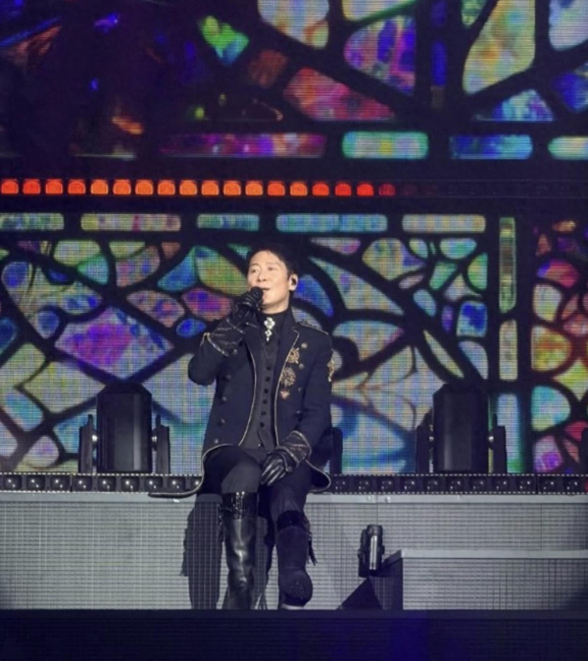 黎明出道40周年纪念演唱会开锣，林建岳携女友捧场，张学友送花篮