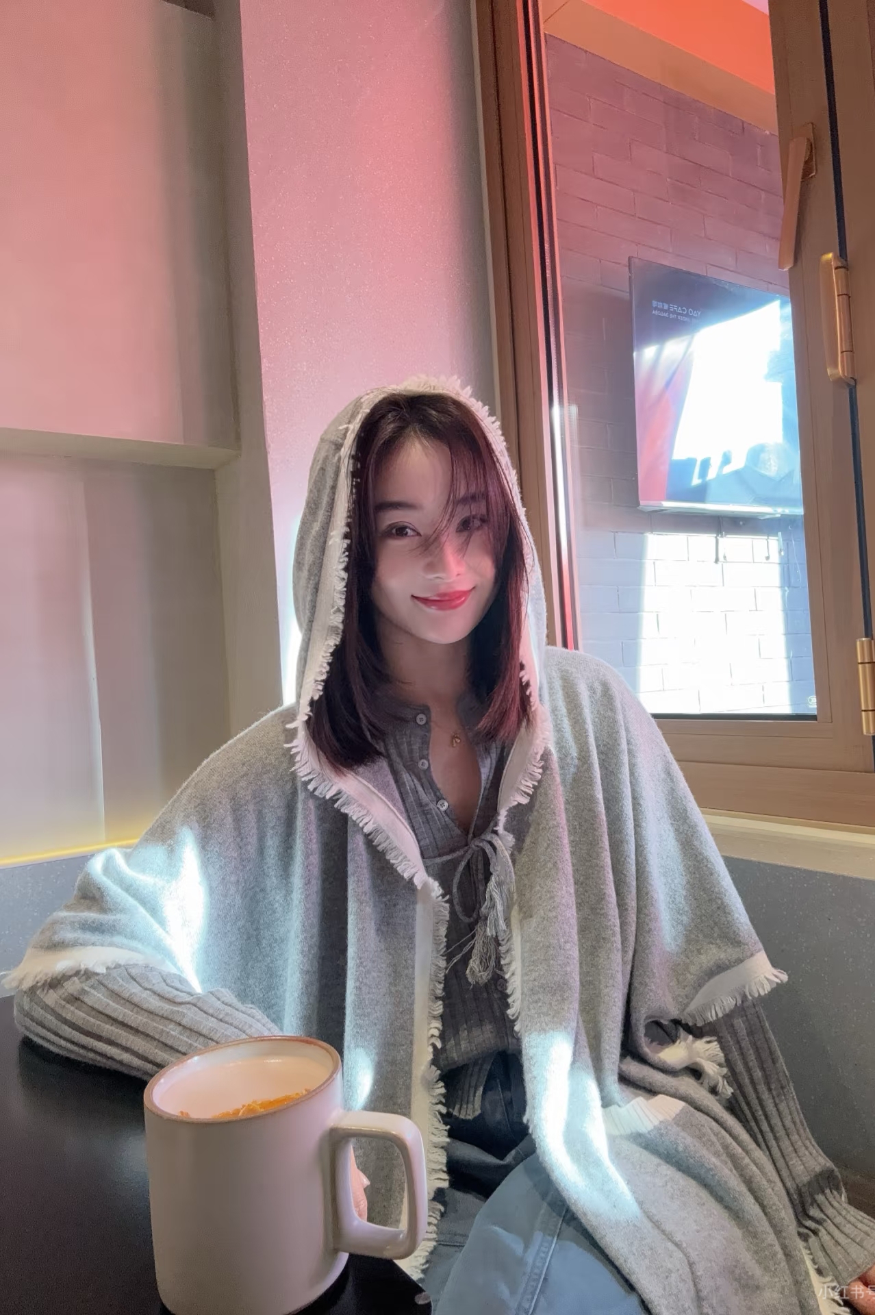 袁姗姗分享美照并配文，自然能量是大补