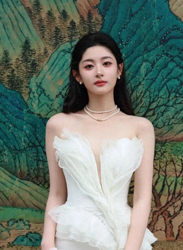 《唐宫奇案》集齐11位美女，3位00后，白鹿但凡拉垮点都压不住