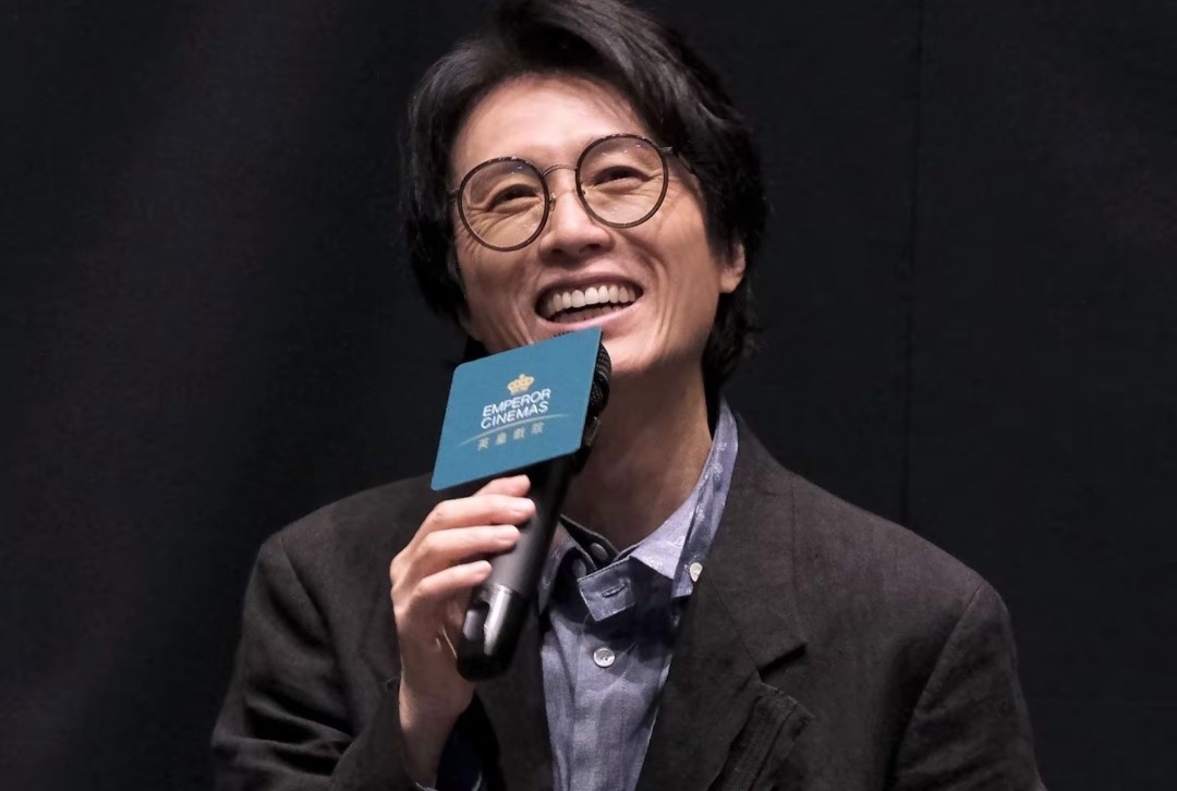 65岁港星黄子华称到死都不会用老年公交卡，调侃怕遇到吴镇宇事件
