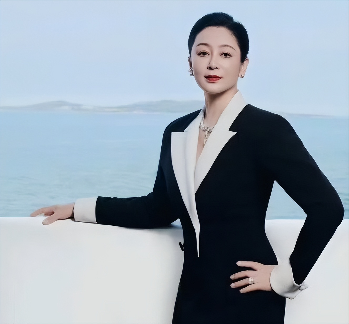 长得太美被导演占为己有，4年后生下儿子，如今儿子又给她争光了