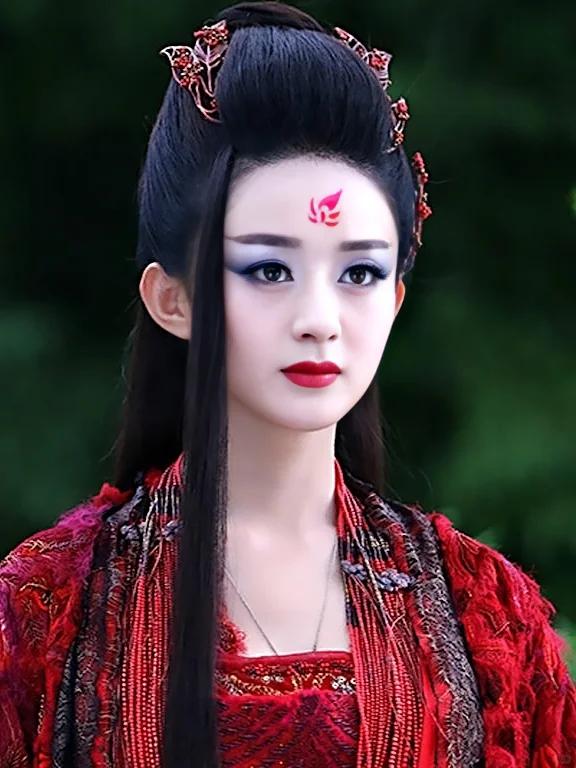 赵丽颖与杨幂同天走红毯，一个娃娃脸一个褶多，骨相皮相区别明显