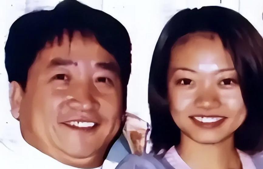 姜昆频繁飞往美国,只为和46岁女儿团聚,果然父女情深