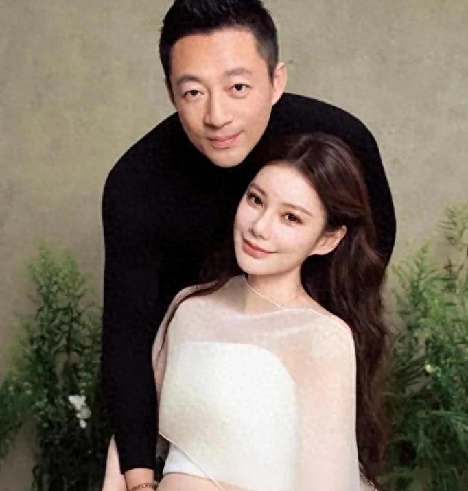 张兰回北京打雪仗那天，汪小菲直播间里骂了亲妈三次