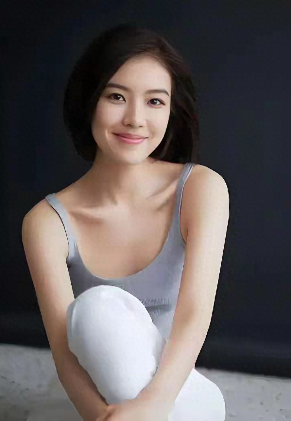 张雅玫：环球小姐出身，凭《中国机长》出圈的气质女神！