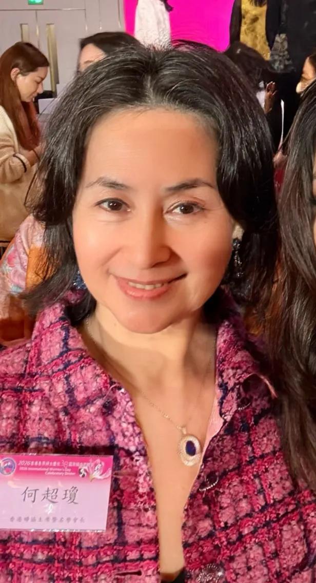 杨受成儿子杨其龙夜店开业，何超欣和何锶珩来捧场，何超琼缺席！