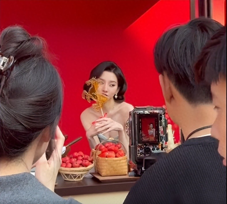 上海活动太真实！孙俪满脸褶，宋祖儿瘦成皮包骨，徐朵三角裤抢镜