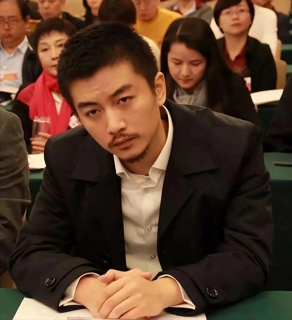 陈妍希4万强制执行，陈晓反击！回应未出席岳父丧礼，否认冷暴力