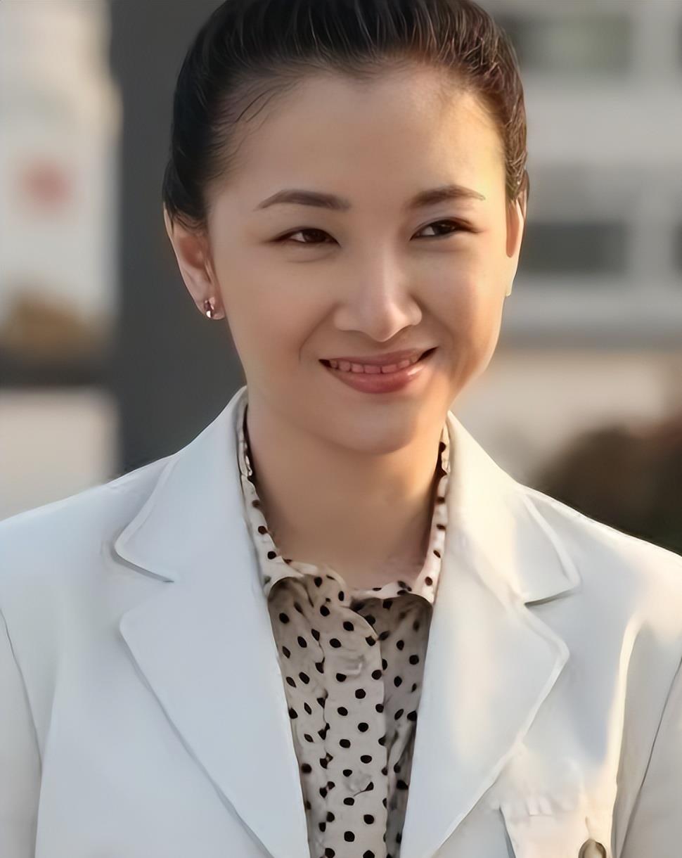 与朱亚文相恋9年，后转身嫁白宇的潘禹彤，现在过得怎么样？