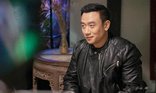 长得阳光帅气，演了48部剧没红，43岁演《蜜语纪》，终于红了
