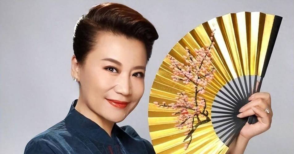 借陆树铭追悼会敛财、婚内出轨小香玉？王为念身上谣言究竟多离谱