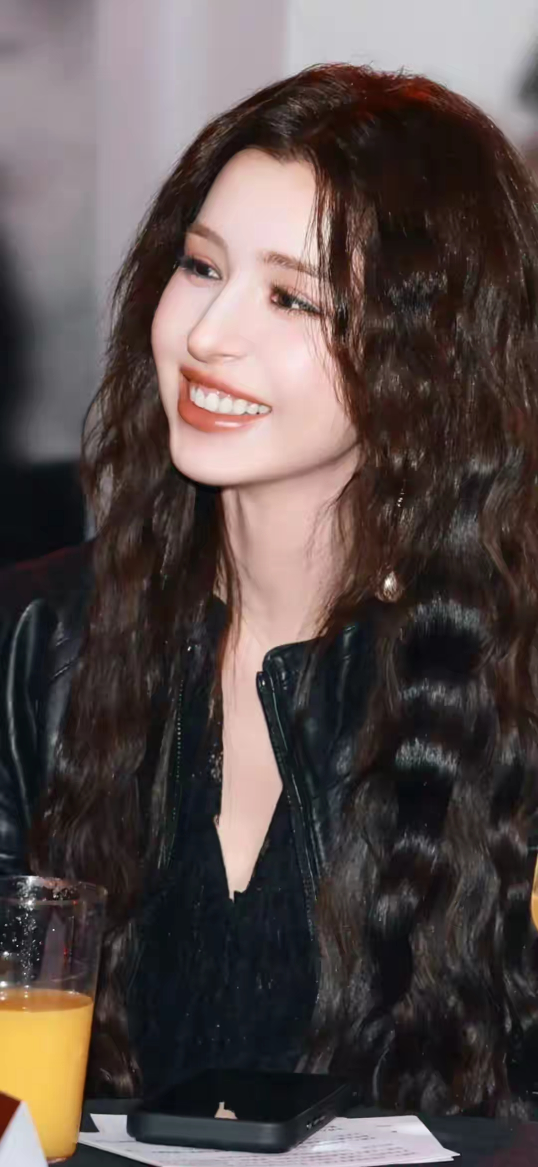 哈尼克孜,美得舒服又有故事感,是越看越有味道的耐看型美貌!