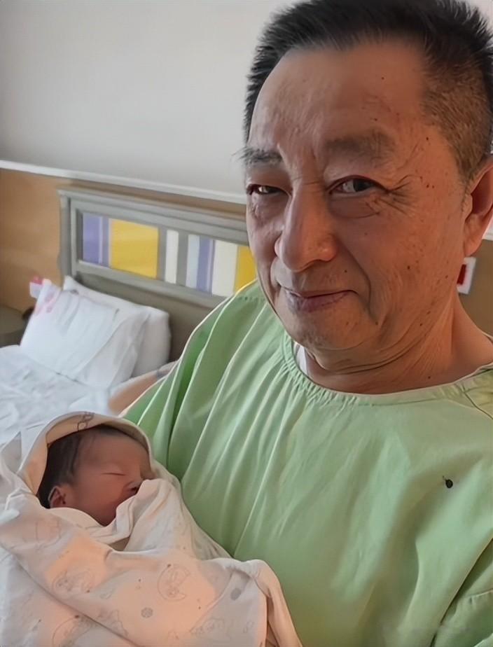 汪小菲不忍了,开始清算S家的所作所为,直播时的插曲又引火上身