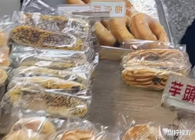 不矫情！马筱梅月子期间出去逛夜市，汪小菲和妻子甜蜜互动超宠妻