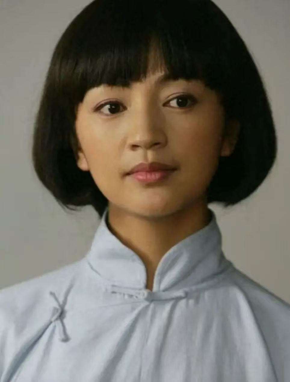 她是陈坤、陆毅得不到的女人，却嫁给丑丈夫，掌管半个娱乐圈